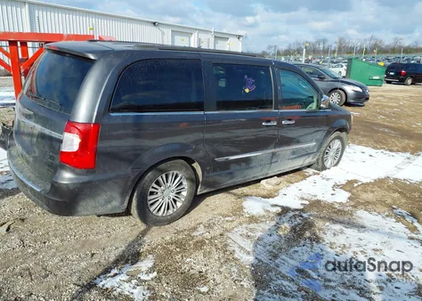 2015 Chrysler Town & Country Touring-L из США, поврежденный, VIN 2C4RC1CG9FR522413